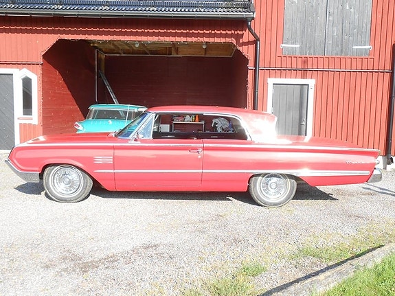 Mercury Montclair 2 of 5