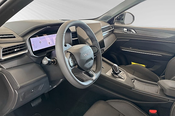 Lynk & Co 01 6 of 28