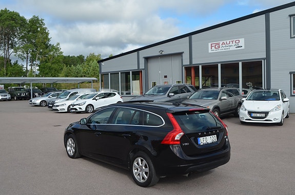 Volvo V60 4 of 5