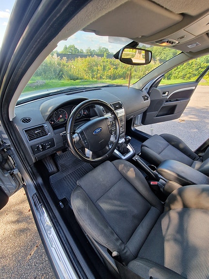 Ford Mondeo 11 of 14