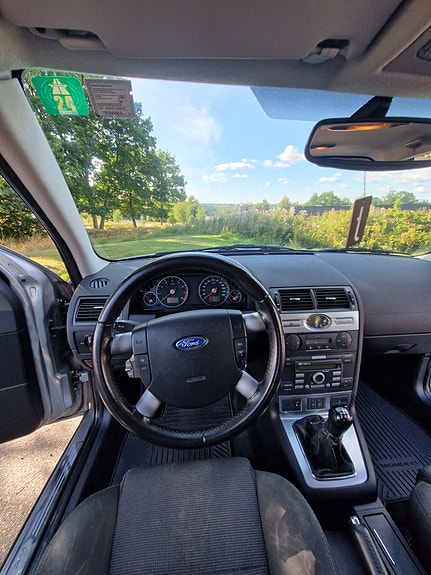 Ford Mondeo 12 of 14