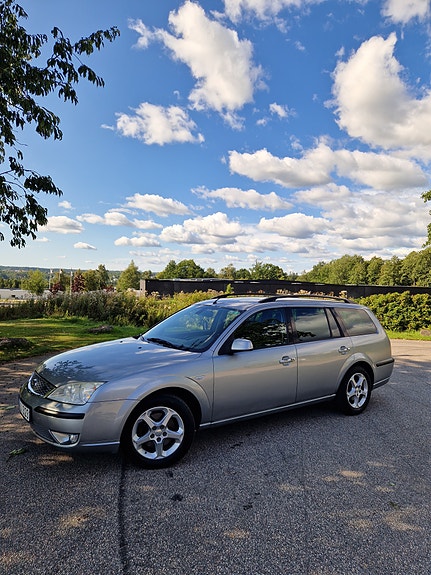 Ford Mondeo 2 of 14