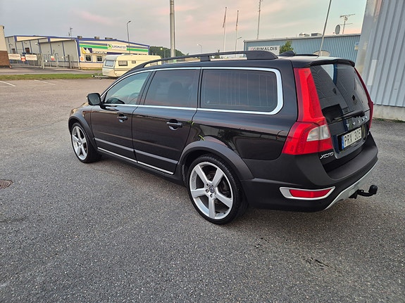 Volvo XC70 3 of 5