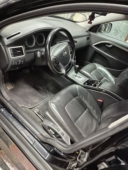 Volvo XC70 5 of 5