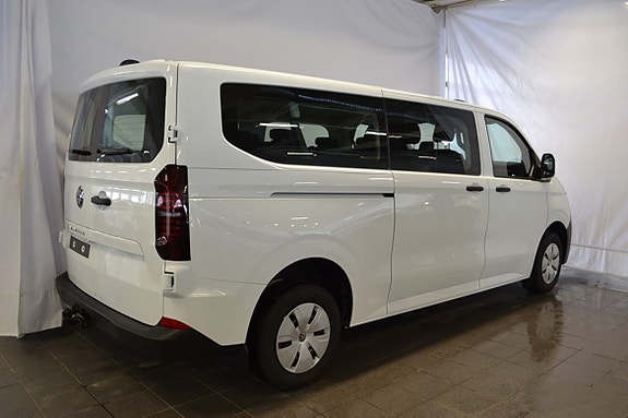 Volkswagen Caravelle 3 of 5