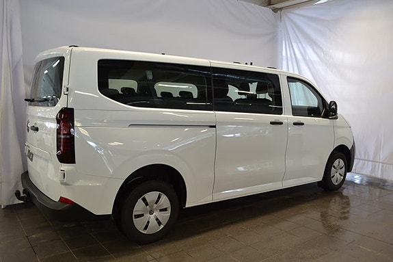 Volkswagen Caravelle 2 of 5