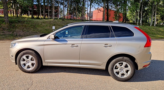 Volvo XC60 4 of 5