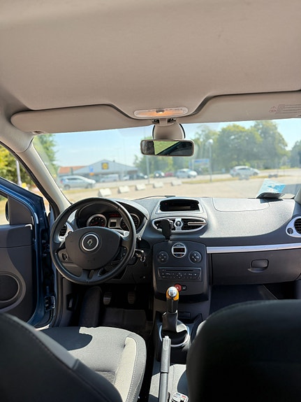 Renault Clio 6 of 8