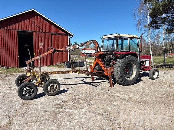 Traktor med skogsvagn INTERNATIONAL 844 5 of 6