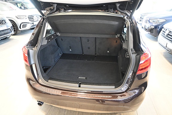 BMW 218d 14 of 23