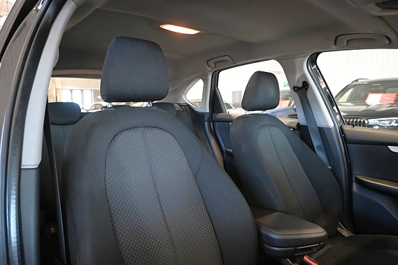BMW 218d 11 of 23