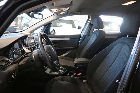 BMW 218d 8 of 23