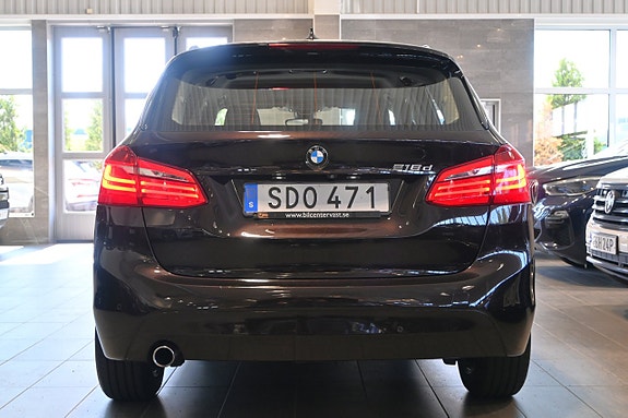 BMW 218d 4 of 5