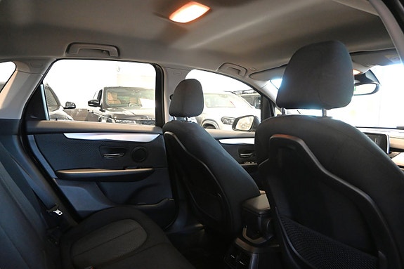 BMW 218d 12 of 23