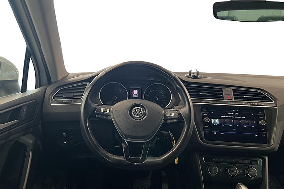 Volkswagen Tiguan 12 of 22