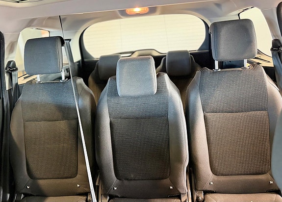 Peugeot 5008 15 of 16
