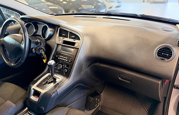 Peugeot 5008 11 of 16
