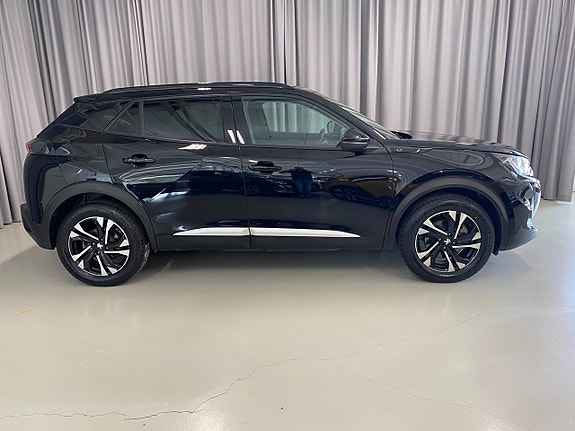 Peugeot e-2008 3 of 5