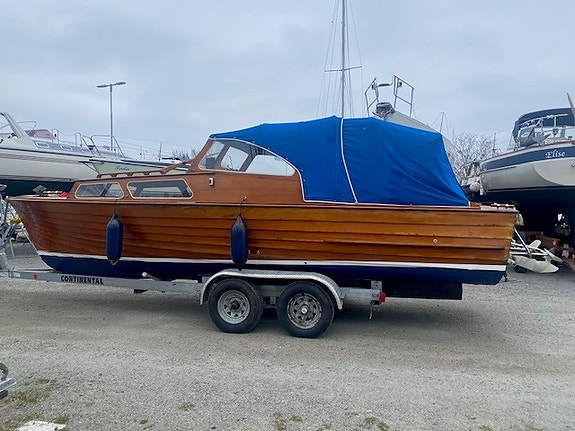 Orrskär 26 – Klassisk träbåt från 1967 med trailer 5 of 6