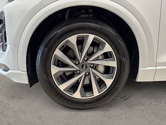 Audi Q6 e-tron 6 of 15