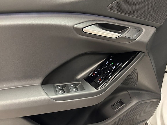 Audi Q6 e-tron 8 of 15