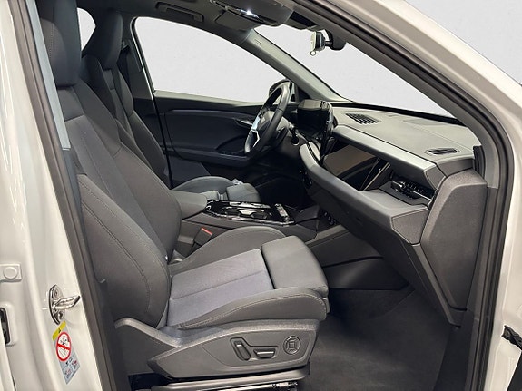 Audi Q6 e-tron 12 of 15