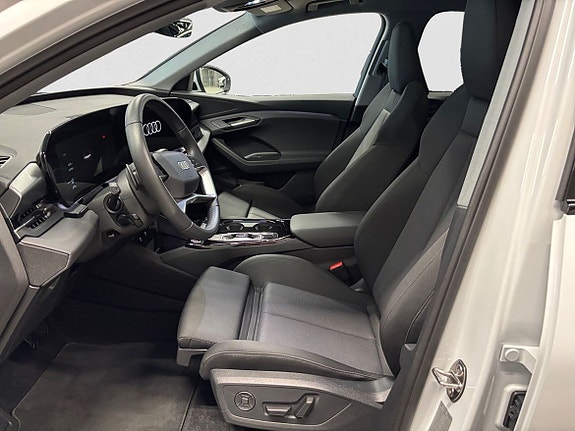 Audi Q6 e-tron 7 of 15