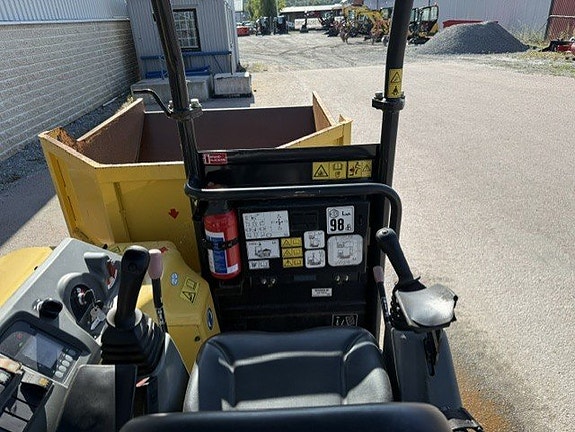 Yanmar C30R-3TV / 2,5 tons dumper med vridbart flak 9 of 11