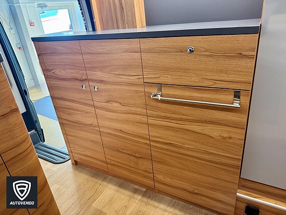 Affinity 295 One by Kabe Camper Van 16 of 27