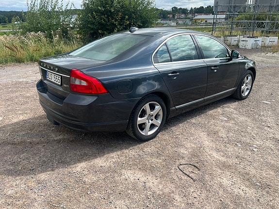 Volvo S80 3 of 8