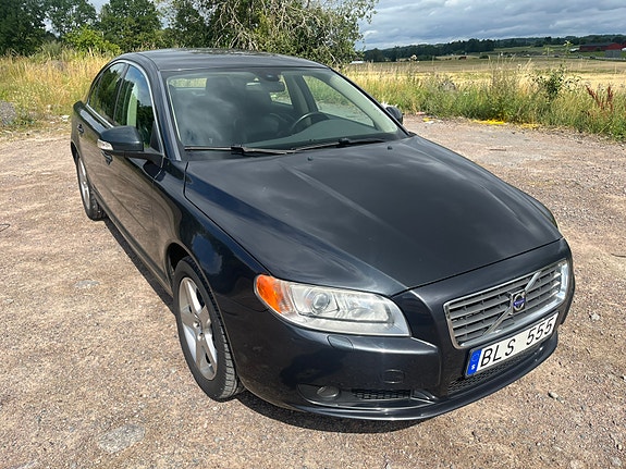 Volvo S80 4 of 8
