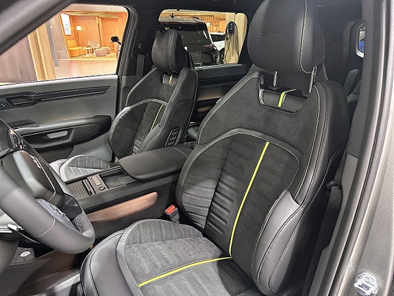 Kia EV9 8 of 17