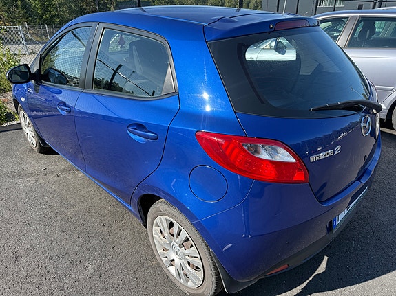 Mazda 2 2 of 5
