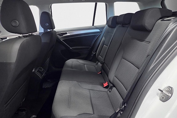 Volkswagen Golf VII 12 of 20