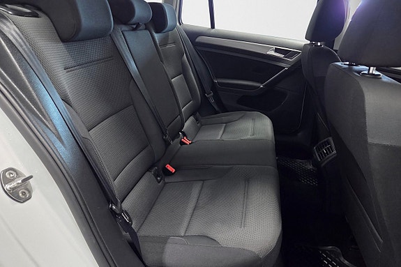 Volkswagen Golf VII 11 of 20