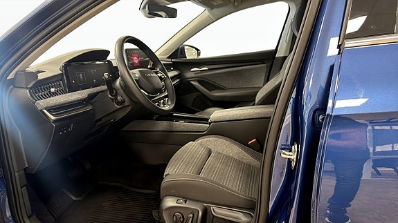 Skoda Superb 7 of 12