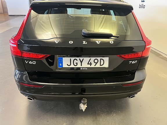 Volvo V60 4 of 5
