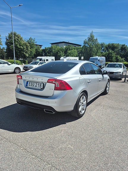 Volvo S60 2 of 8