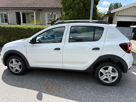 Dacia Sandero Stepway 2 of 5