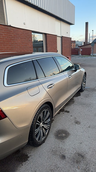 Volvo V60 3 of 7