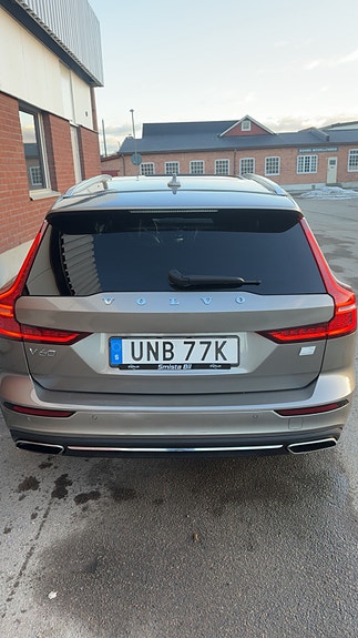 Volvo V60 2 of 7