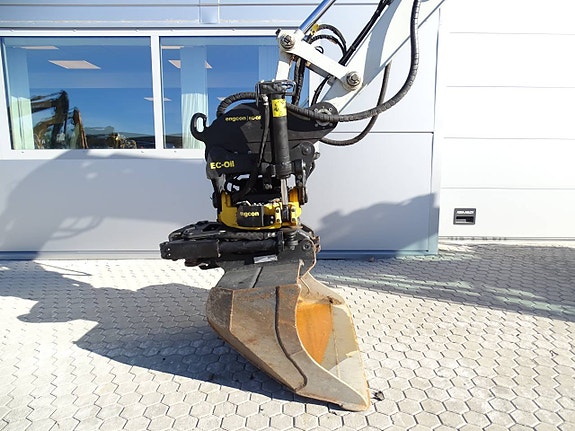 Takeuchi TB260 / Engcon EC206 / Grip / S45 / Microprop MIG2 6 of 8