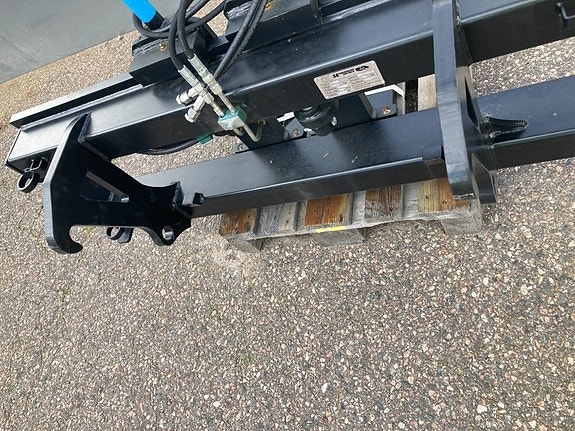 SE Equipment  Hydrauliska Gafflar   DEMO 3 of 4