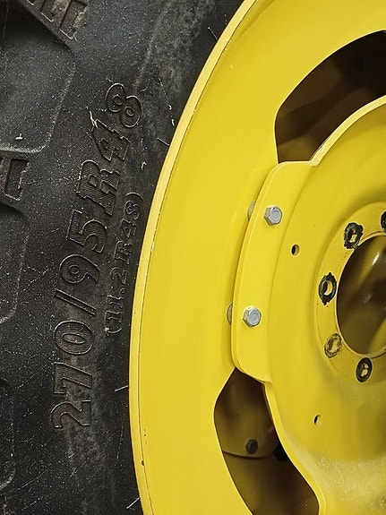 BKT Radodlings Hjul John Deere 270/95R32   /270/95R48 3 of 3