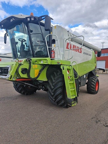CLAAS Lexion 540 2 of 6