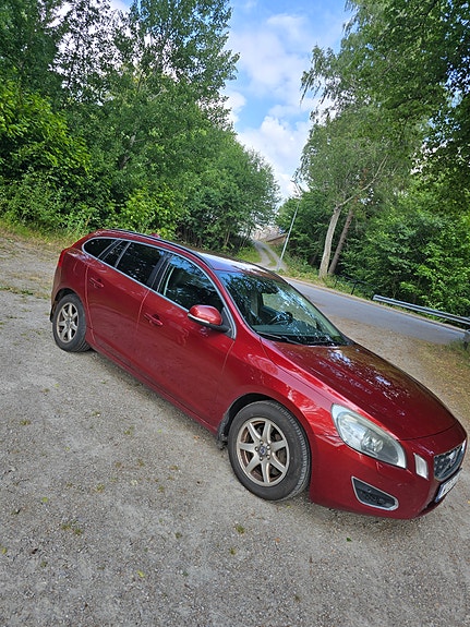Volvo V60 4 of 5