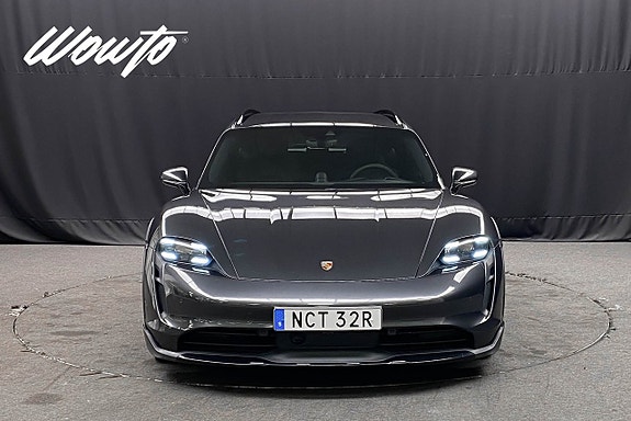 Porsche Taycan Cross Turismo 2 of 5