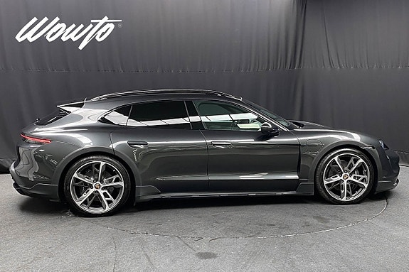 Porsche Taycan Cross Turismo 3 of 5