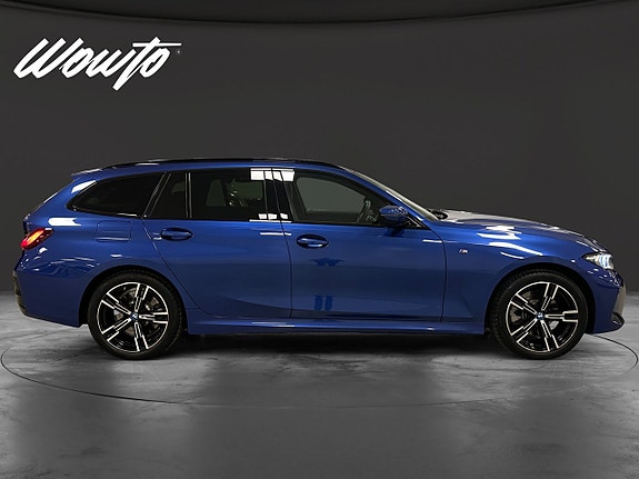 BMW 330e 3 of 5