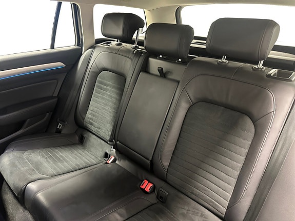 Volkswagen Passat 12 of 14